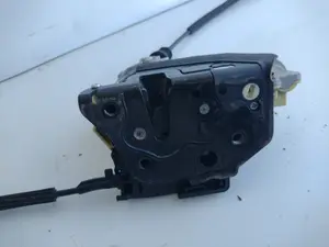 Foto de CERRADURA PUERTA TRASERA IZQUIERDA VOLKSWAGEN PASSAT BERLINA (3C2) 2.0 TDI (140 CV / 103 KW) referencia 3C4839015B foto 4