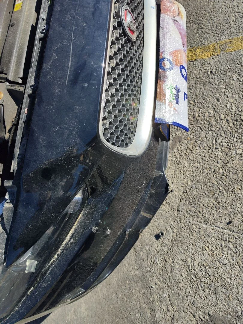 Foto de REFUERZO PARAGOLPES DELANTERO JAGUAR XE 2.0 Turbo CAT (200 CV / 147 KW)