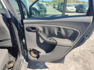 Foto de GUARNECIDO PUERTA TRASERA DERECHA SEAT ALTEA (5P1) 2.0 TDI (140 CV / 103 KW) referencia 5P0867212E 1UQ