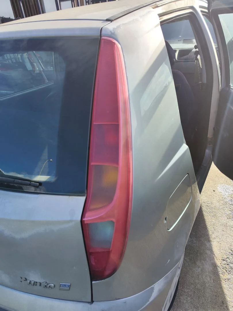 Foto de PILOTO TRASERO DERECHO FIAT II PUNTO (188) BERLINA 1.2 CAT (60 CV / 44 KW) referencia 0046794077