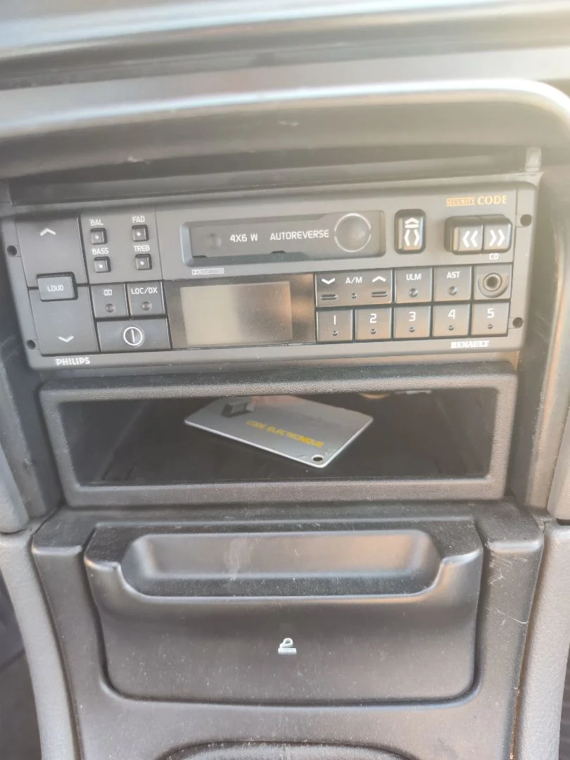 Foto de SISTEMA AUDIO / RADIO CD RENAULT LAGUNA (B56) 2.0 (113 CV / 83 KW)