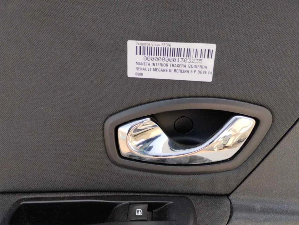Foto de MANETA INTERIOR TRASERA IZQUIERDA RENAULT MEGANE III BERLINA 5P 1.2 TCE (132 CV / 97 KW)