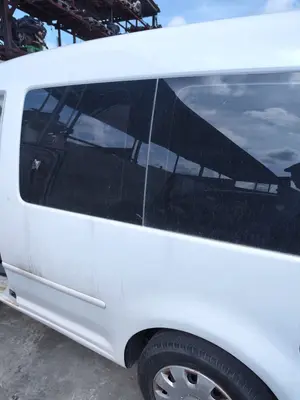 Foto de LUNA CUSTODIA TRASERA IZQUIERDA VOLKSWAGEN CADDY (2K)(02.2004) 1.9 TDI (BSU) (75 CV / 55 KW) foto 2