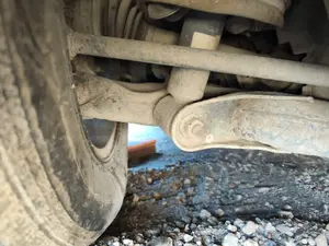 Foto de BRAZO SUSPENSION TRASERO IZQUIERDO LAND ROVER DISCOVERY 2.7 Td V6 CAT (190 CV / 140 KW)