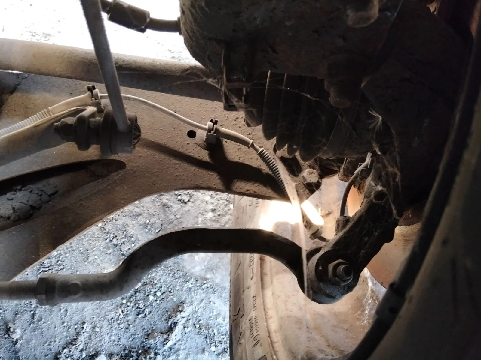 Foto de BRAZO SUSPENSION DELANTERO DERECHO RENAULT TRAFIC II COMBI 1.9 Diesel (101 CV / 74 KW)