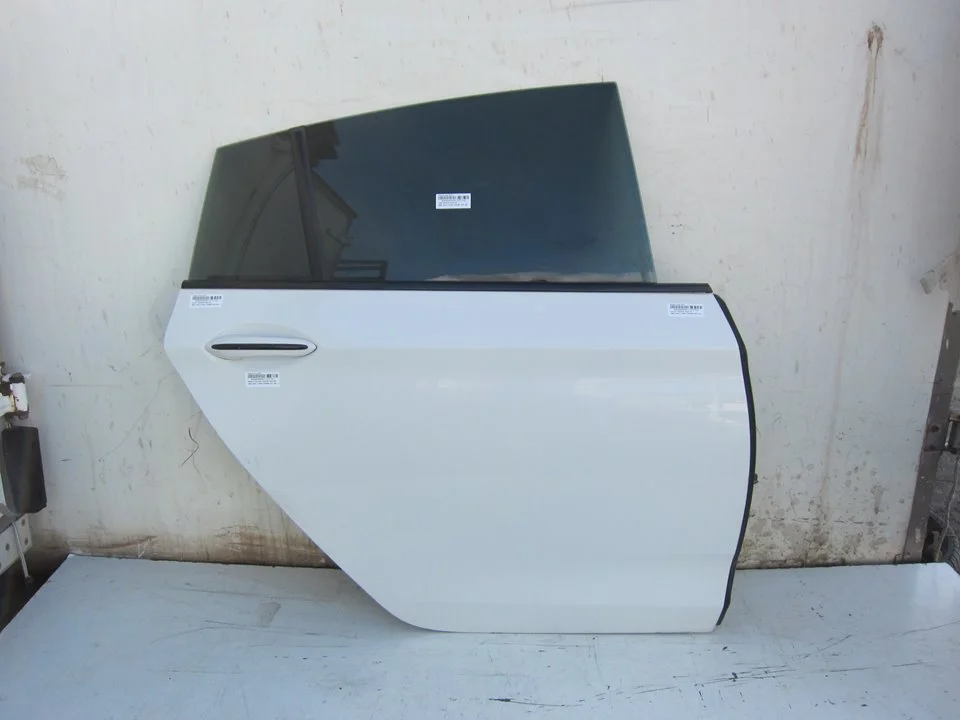 Foto de PUERTA TRASERA DERECHA BMW SERIE 5 GRAN TURISMO (F07) 3.0 24V Turbo (306 CV / 225 KW)