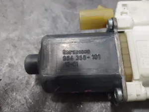 Foto de MOTOR ELEVALUNAS TRASERO DERECHO FIAT FREEMONT (345) 2.0 16V Multijet CAT (170 CV / 125 KW) referencia 964368101 foto 4