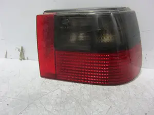 Foto de PILOTO TRASERO DERECHO SEAT IBIZA (6K1) 1.4  (60 CV / 44 KW) referencia 96224000