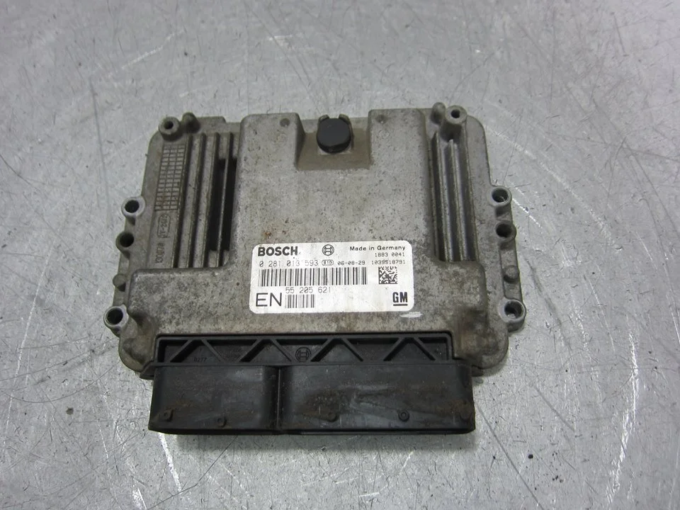 Foto de CENTRALITA MOTOR UCE OPEL ZAFIRA B 1.9 CDTI CAT (Z 19 DTL) (101 CV / 74 KW) referencia 55205621