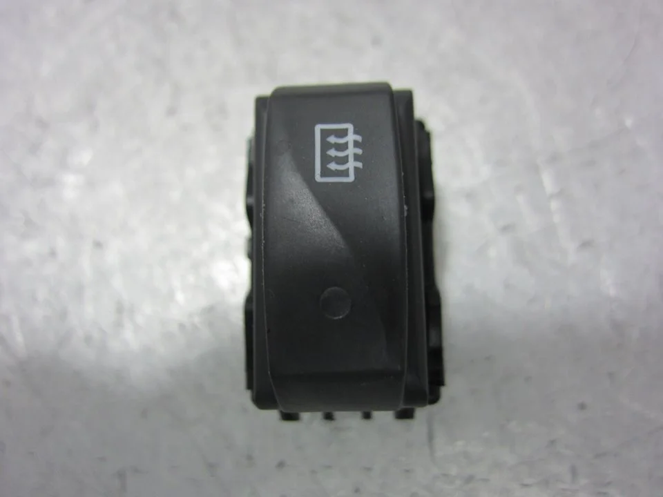 Foto de INTERRUPTOR DACIA DOKKER 1.5 dCi Diesel FAP CAT (90 CV / 66 KW) referencia 253503244R