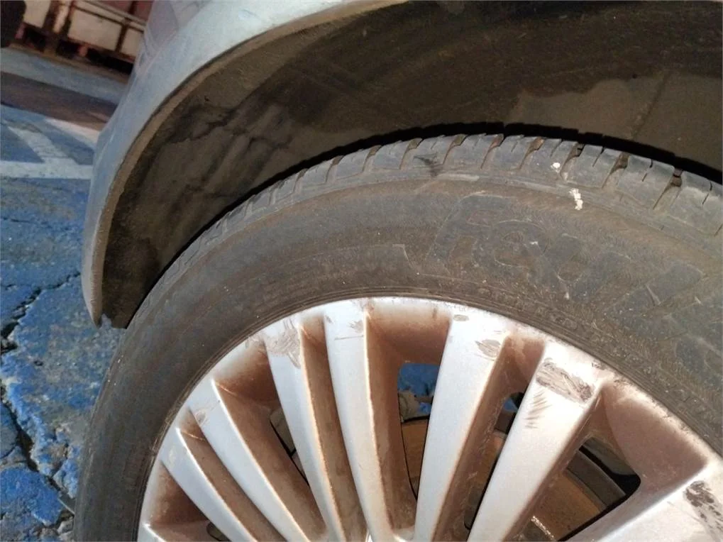 Foto de PASO RUEDA TRASERO DERECHO OPEL MERIVA B