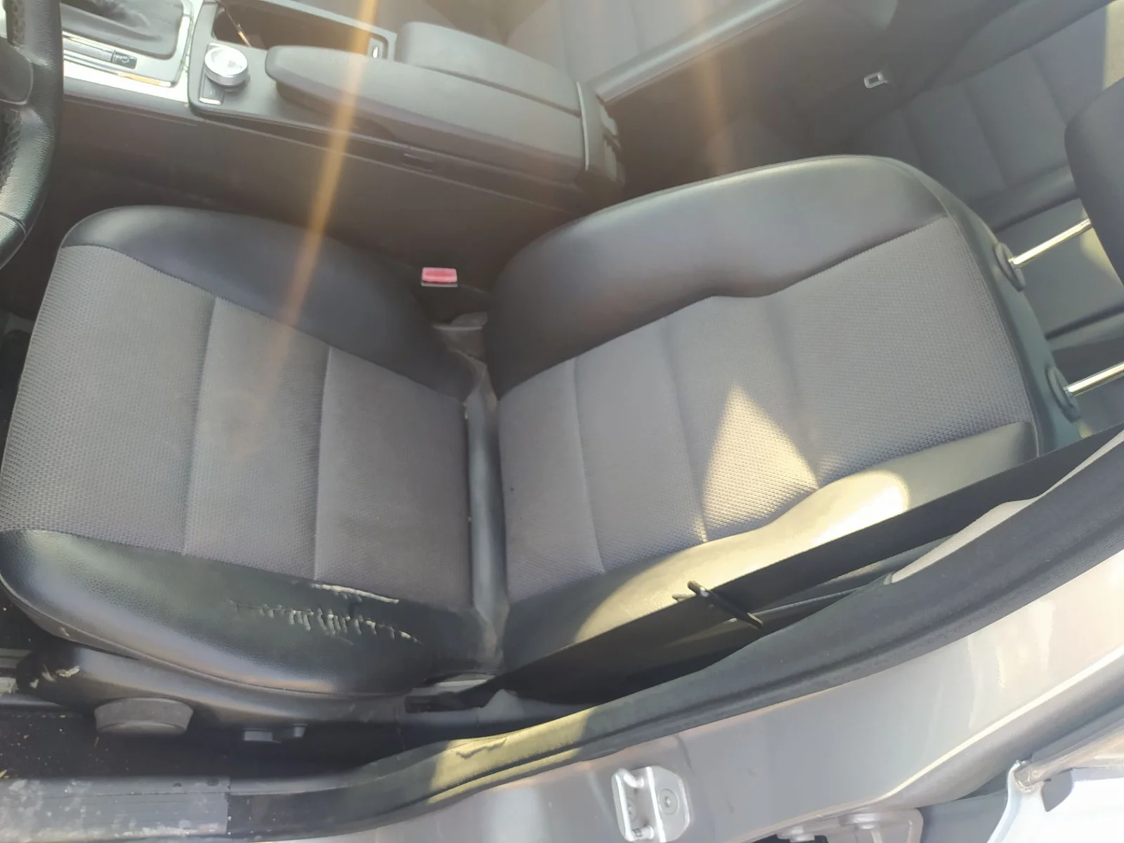 Foto de CINTURON SEGURIDAD DELANTERO IZQUIERDO MERCEDES-BENZ CLASE C (BM 204) BERLINA 3.0 V6 CAT (231 CV / 170 KW) referencia A2048603586 9C94