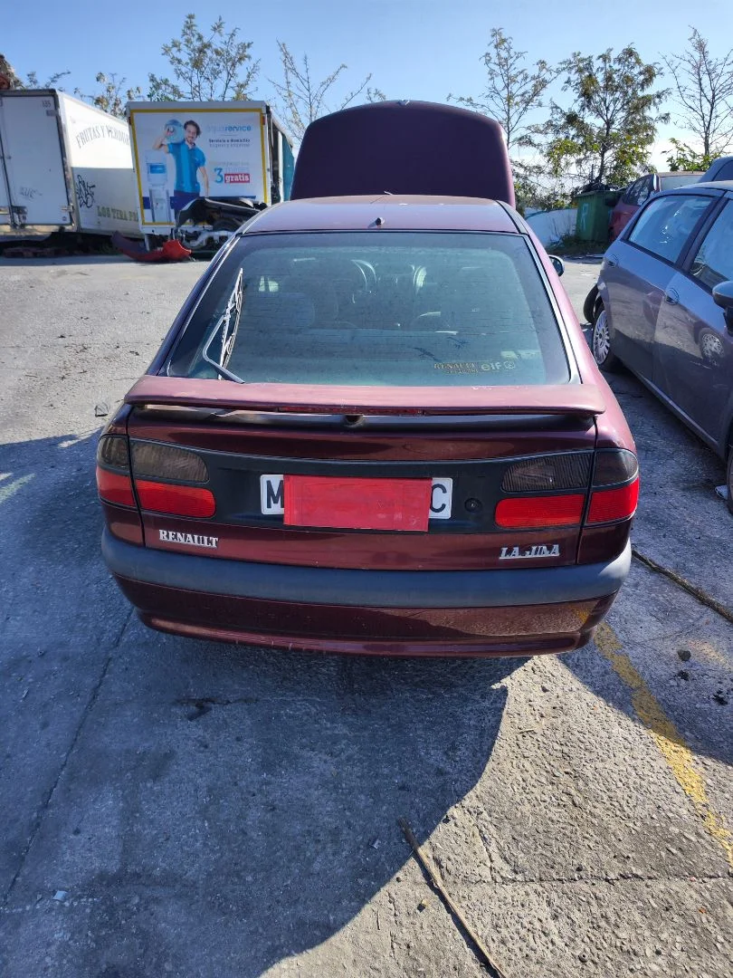 Foto de PORTON TRASERO RENAULT LAGUNA (B56) 2.0 (113 CV / 83 KW)