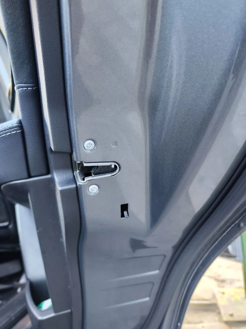 Foto de CERRADURA PUERTA TRASERA DERECHA MERCEDES-BENZ CLASE GLE (BM 292) COUPE 3.0 CAT (390 CV / 287 KW)
