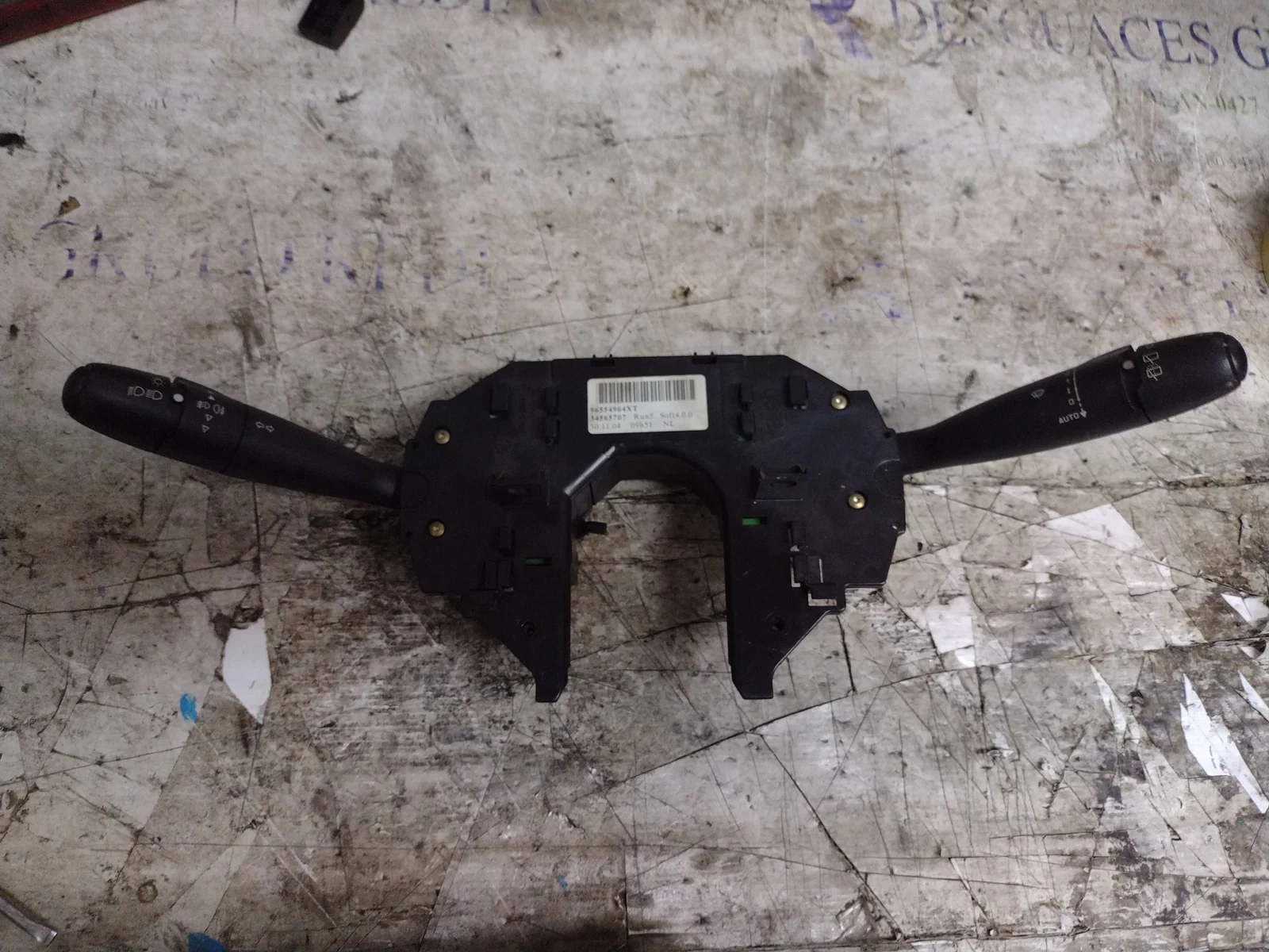 Foto de MANDO LIMPIA CITROEN C4 BERLINA referencia 96554964XT