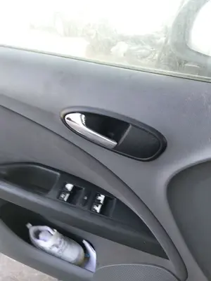 Foto de MANETA INTERIOR DELANTERA IZQUIERDA SEAT ALTEA (5P1) 1.9 TDI (105 CV / 77 KW) referencia 5P1867171  1UQ