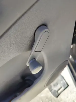 Foto de MANETA ELEVALUNAS TRASERA IZQUIERDA CITROEN XSARA PICASSO 1.6 HDi CAT (9HY / DV6TED4) (109 CV / 80 KW)