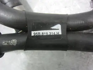 Foto de TUBO PORSCHE MACAN (95BA) referencia 95B819314 foto 2