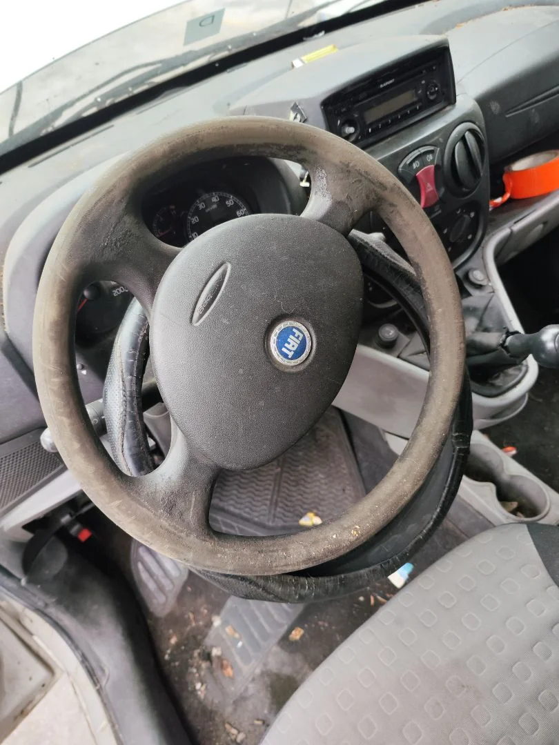 Foto de VOLANTE FIAT I DOBLÒ (119) 1.9 Diesel CAT (63 CV / 46 KW) referencia 0735399534