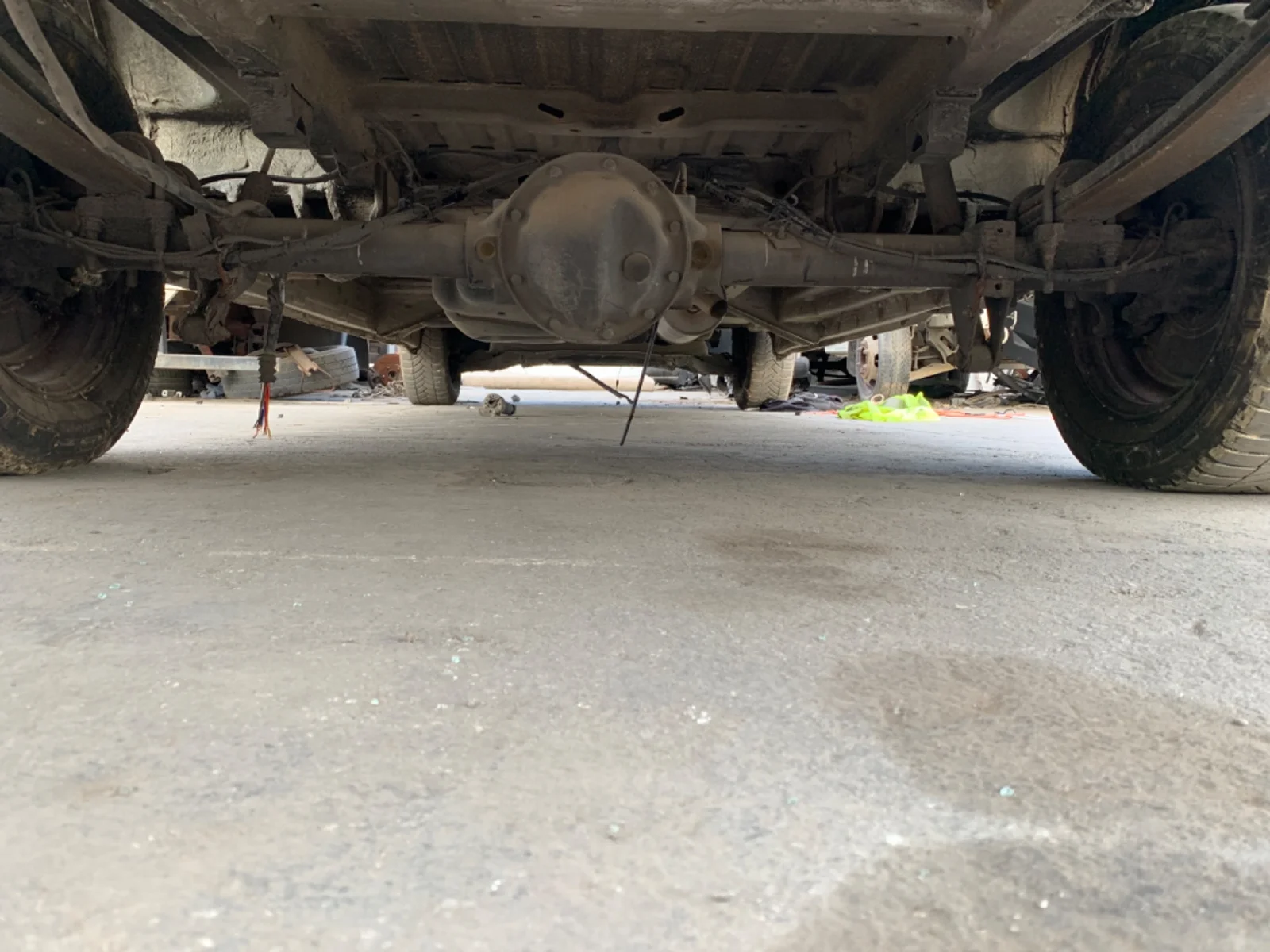 Foto de PUENTE TRASERO VOLKSWAGEN CRAFTER FURGÓN (2E) 2.5 TDI DPF (109 CV / 80 KW) referencia 2E0501011G