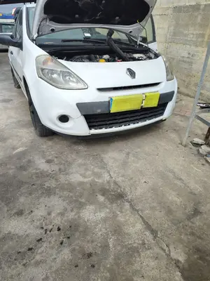 Foto de PARAGOLPES DELANTERO RENAULT CLIO III 1.5 dCi Diesel FAP (75 CV / 55 KW) foto 5