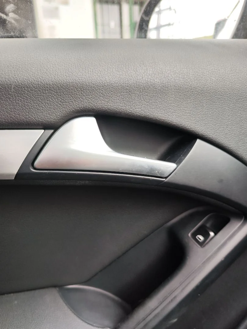 Foto de MANETA INTERIOR DELANTERA IZQUIERDA AUDI A5 COUPE (8T) 2.0 16V TDI (170 CV / 125 KW)