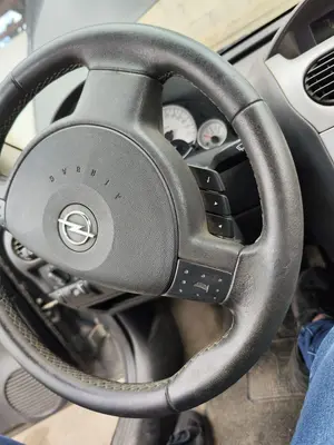 Foto de VOLANTE OPEL CORSA C 1.2 16V CAT (Z 12 XEP / LB4) (80 CV / 59 KW) foto 4