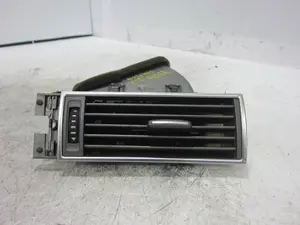 Foto de REJILLA AIREADORA AUDI A6 BERLINA (4F2) 4.2 V8 40V (335 CV / 246 KW) referencia 4F1820902 foto 1