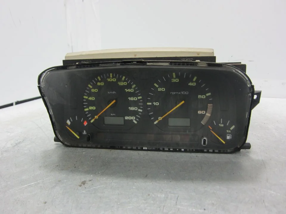 Foto de CUADRO INSTRUMENTOS SEAT IBIZA (6K1) 1.4 (60 CV / 44 KW) referencia 87001323