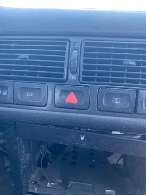 Foto de WARNING VOLKSWAGEN GOLF IV BERLINA (1J1)(10.1997) 1.9 TDI (110 CV / 81 KW)
