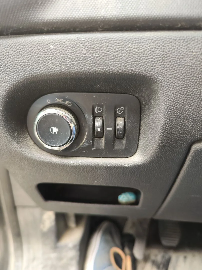 Foto de MANDO LUCES OPEL CORSA D 1.3 16V CDTI (75 CV / 55 KW)