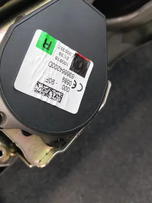 Foto de CINTURON SEGURIDAD TRASERO DERECHO NISSAN MICRA (K14) 1.0 12V CAT (71 CV / 52 KW) foto 2