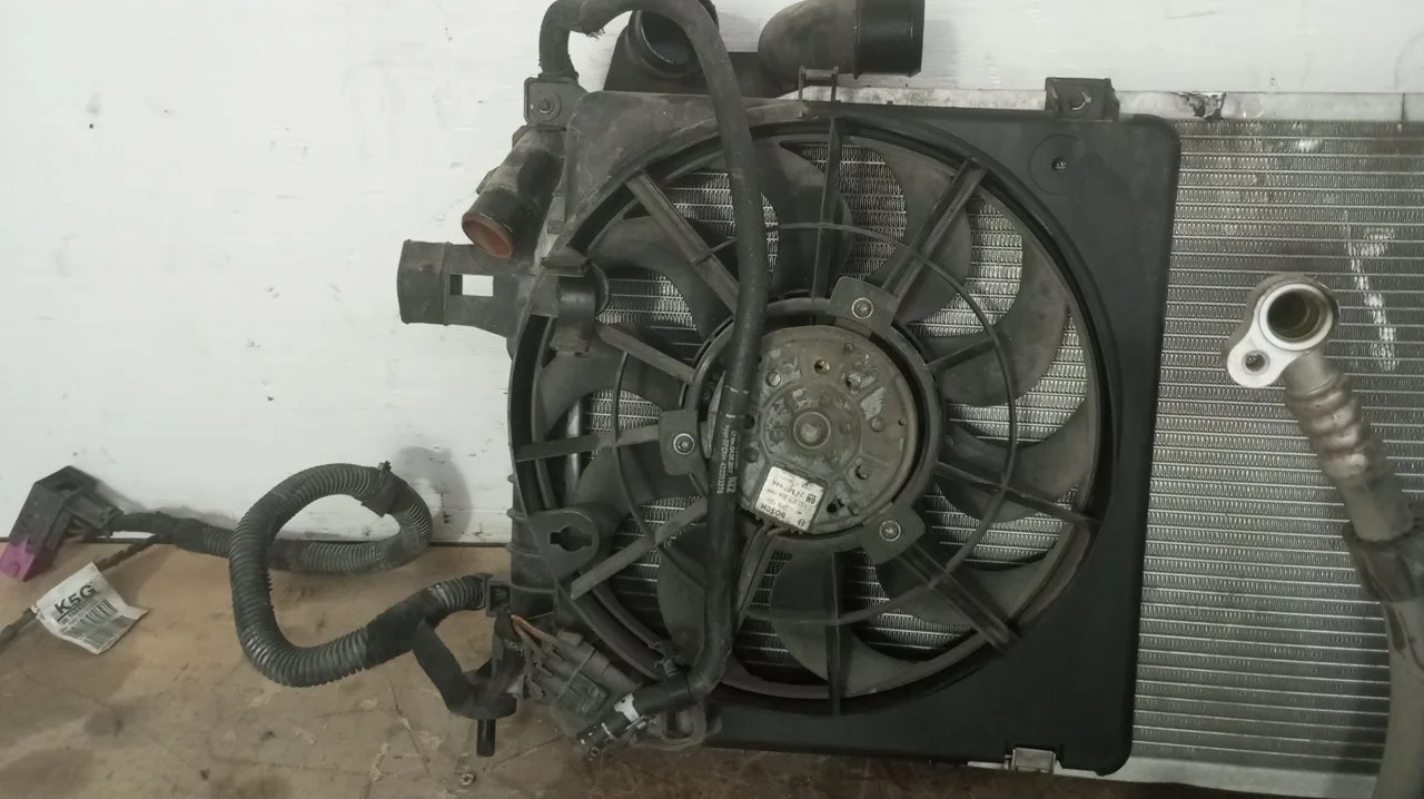 Foto de ELECTROVENTILADOR OPEL ASTRA H GTC 1.7 16V CDTI (110 CV / 81 KW) referencia 130303304