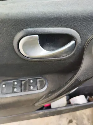 Foto de MANETA INTERIOR DELANTERA IZQUIERDA RENAULT MEGANE II BERLINA 5P 1.6 CAT (113 CV / 83 KW)