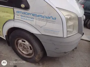 Foto de PARAGOLPES DELANTERO FORD TRANSIT COMBI (TT9) 2.4 TDCi CAT (116 CV / 85 KW) foto 3
