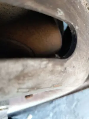 Foto de PINZA DE FRENO DELANTERA IZQUIERDA NISSAN VANETTE (C220) 2.0 Diesel (67 CV / 49 KW)