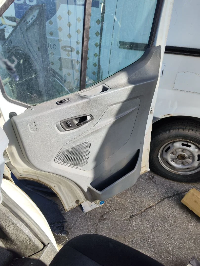 Foto de GUARNECIDO PUERTA DELANTERA DERECHA FORD TRANSIT CHASIS CABINA (TTG) 2.0 TDCi CAT (170 CV / 125 KW)
