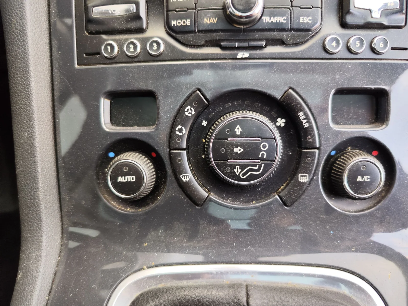 Foto de MANDO CALEFACCION / AIRE ACONDICIONADO PEUGEOT 5008 1.6 HDi FAP CAT (9HZ / DV6TED4) (109 CV / 80 KW)