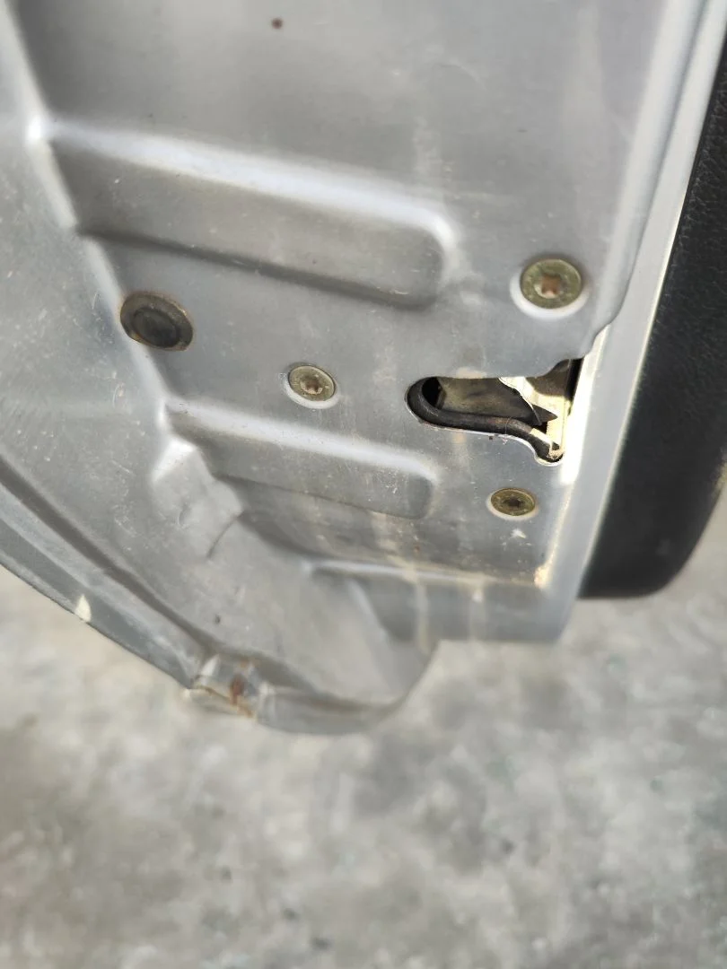 Foto de CERRADURA PUERTA DELANTERA IZQUIERDA PEUGEOT 206 1.6 16V CAT (109 CV / 80 KW) referencia 9135H3