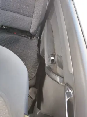 Foto de ELEVALUNAS TRASERO IZQUIERDO VOLKSWAGEN TOURAN (1T1) 1.9 TDI (105 CV / 77 KW)