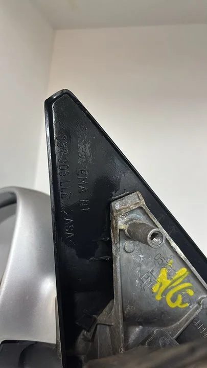 Foto de RETROVISOR IZQUIERDO VOLKSWAGEN POLO III (6N1) referencia 057305LLL