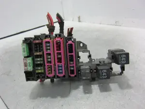 Foto de CAJA RELES / FUSIBLES AUDI A5 CABRIOLET (8F7) 2.7 V6 24V TDI (190 CV / 140 KW) referencia 8K0971845A foto 3