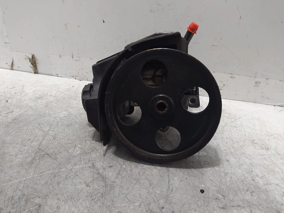 Foto de BOMBA DIRECCION PEUGEOT 406 2.0 16V CAT (136 CV / 100 KW) referencia 9631411580