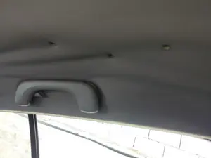 Foto de ASIDERO TECHO TRASERO IZQUIERDO RENAULT MEGANE II BERLINA 5P 1.5 dCi Diesel (101 CV / 74 KW)