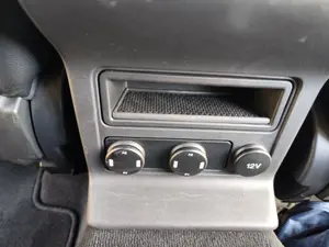 Foto de CONSOLA CENTRAL JAGUAR F-PACE 3.0 V6 Diesel CAT (301 CV / 221 KW) referencia HK83045J40AD foto 4