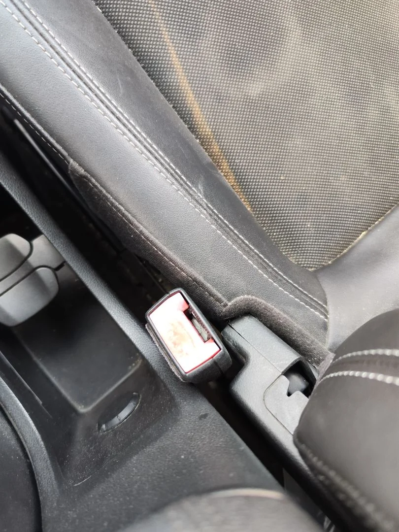 Foto de PRETENSOR AIRBAG DERECHO CHEVROLET CRUZE 2.0 Diesel CAT (163 CV / 120 KW)