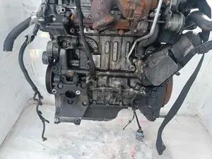 Foto de MOTOR COMPLETO PEUGEOT 206 1.4 HDi (68 CV / 50 KW) referencia 8HX foto 7