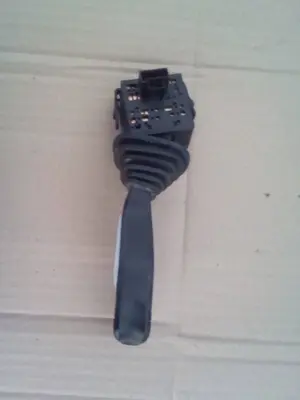 Foto de MANDO LIMPIA OPEL CORSA C 1.2 16V CAT (Z 12 XE / LW4) (75 CV / 55 KW) referencia 09185413 foto 4