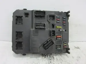Foto de CAJA RELES / FUSIBLES CITROEN C2 1.4  (73 CV / 54 KW) referencia S118085200I