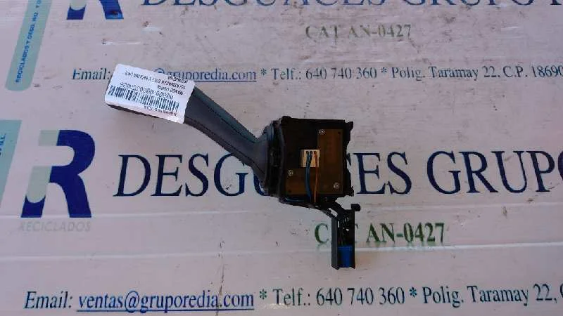 Foto de MANDO LIMPIA VOLKSWAGEN GOLF V (1K1)(10.2003) referencia 1KO953519A